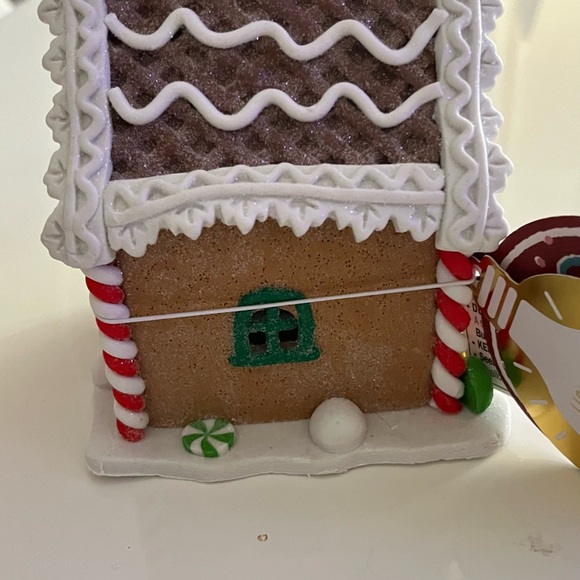 Ginger bread house with light, light runs with a coin battery brand new - Picture 2 of 6